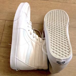 Men’s White Vans size 10–new without tags